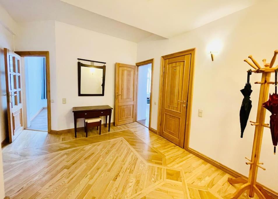 Appartement Modern Gem In Riga's Old Town *
