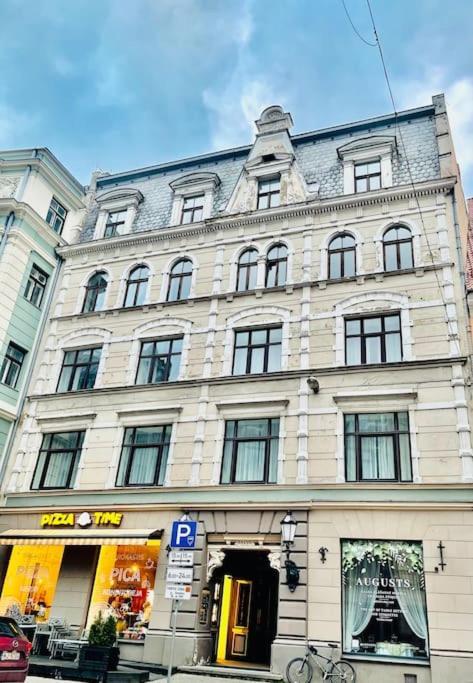 Modern Gem In Riga's Old Town Appartement Riga